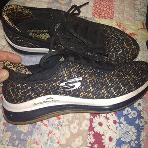 Sketchers Leopard print